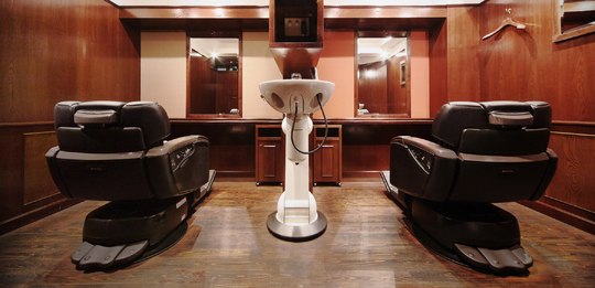 THE BARBER 青山（ザバーバー アオヤマ）